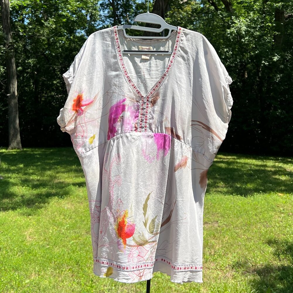 Johnny Was blouse made of 100% silk Size Large